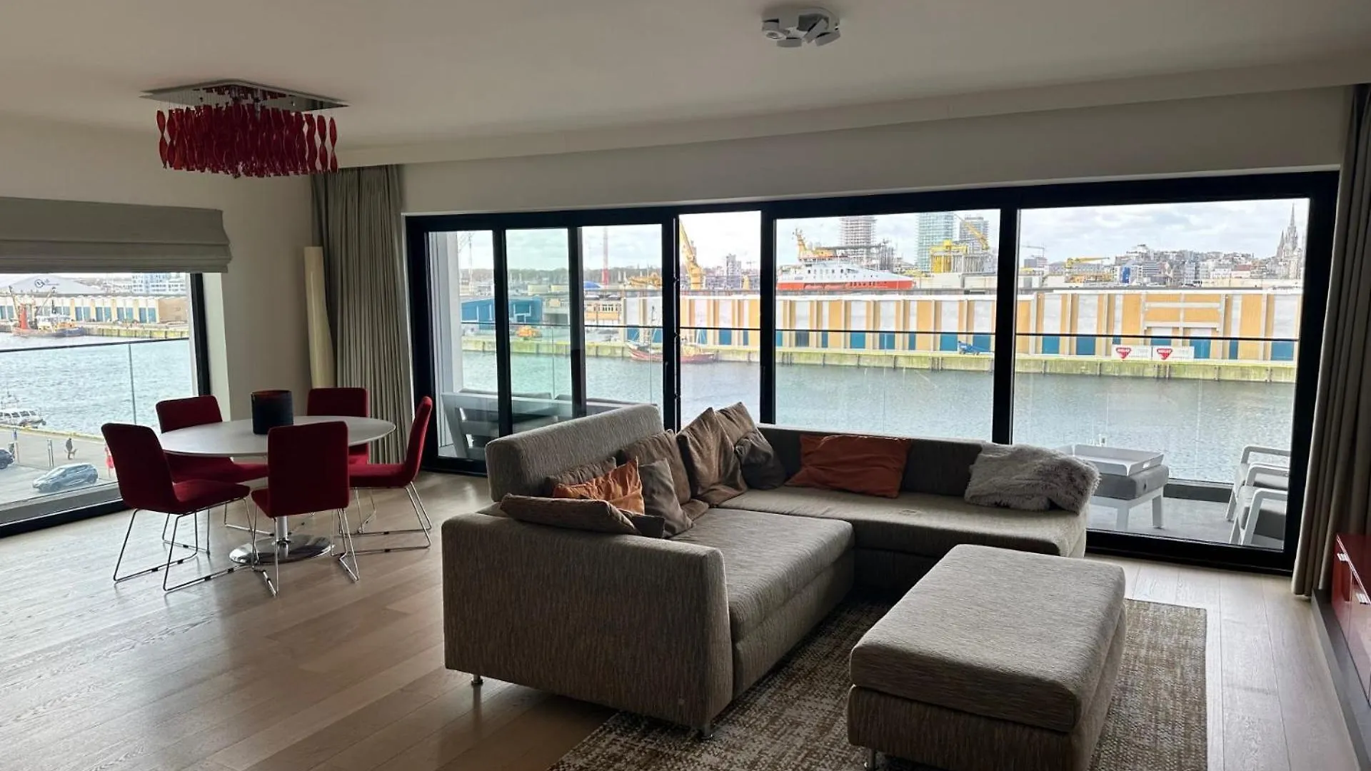 Apartment Open Zicht Op Stad Oostende En Zee/Strandzicht, Groot Zuidterras, 3 Slpks, 125M², Dubbele Garage
