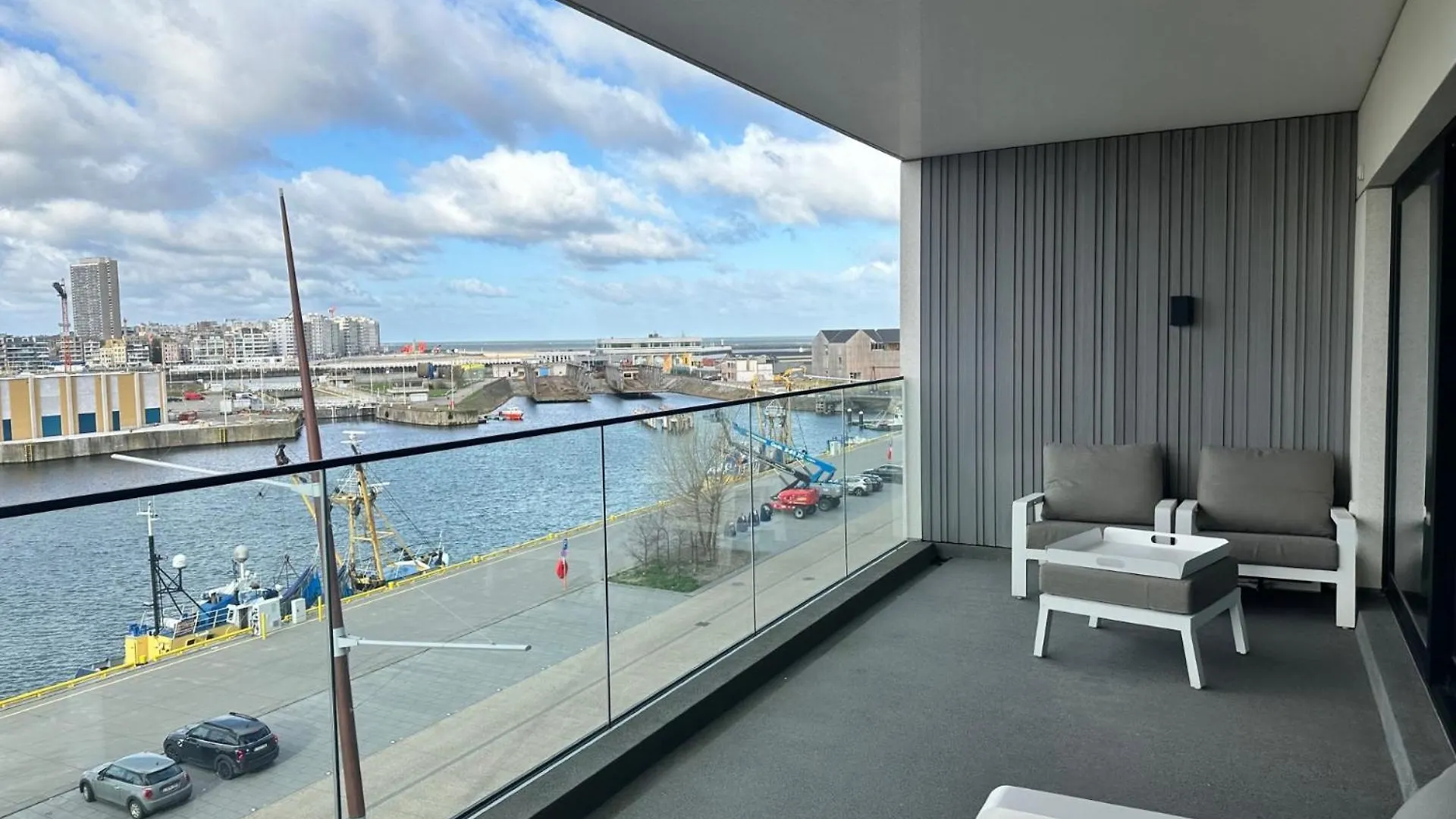 Open Zicht Op Stad Oostende En Zee/Strandzicht, Groot Zuidterras, 3 Slpks, 125M², Dubbele Garage Apartment Ostend