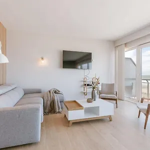 Huswell - Bright Seaview In Ostende
